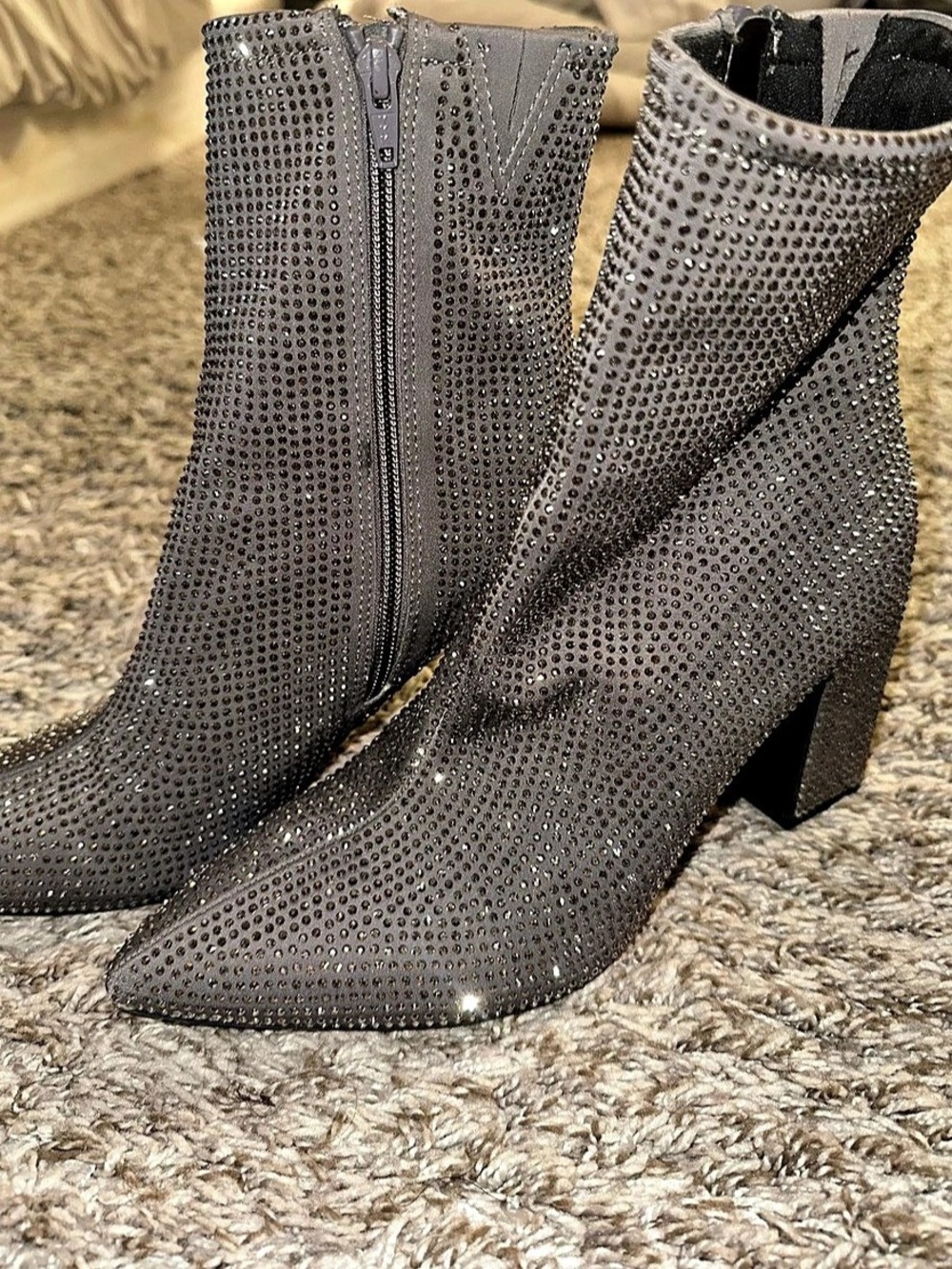 Rhinestone Pointed-Toe Heeled Boots in Gray Like New